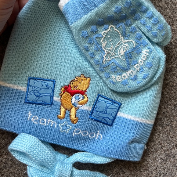 NWT Vintage Disney Winnie The Pooh Knit Beanie Girls Winter Hat & Glove Gift Set - Picture 3 of 7